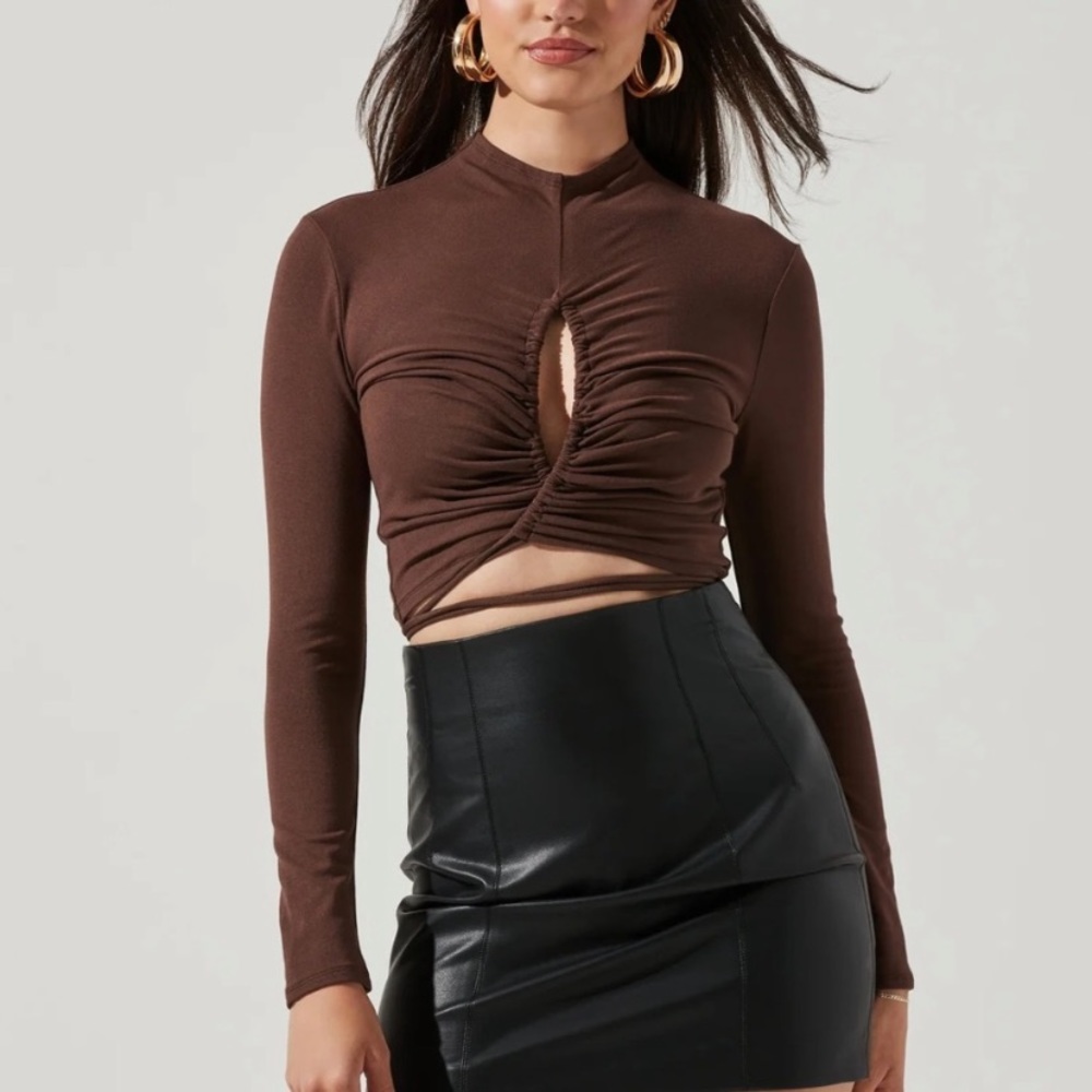 ASTR The Label Brown Ruched Keyhole Tie Waist Top